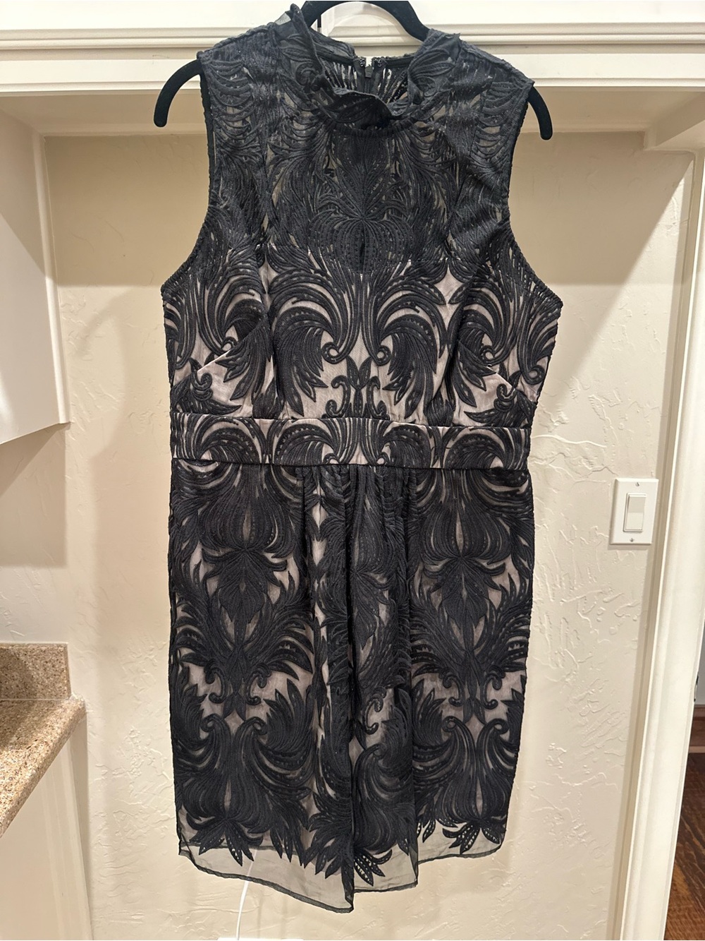 Sleeveless Black Lace Cocktail Dress